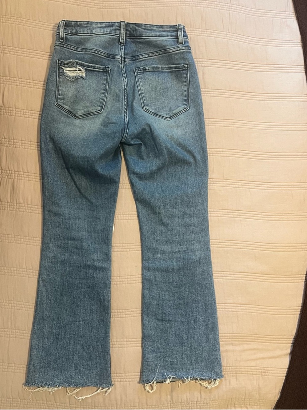 Vervet Vintage-Inspired High-Rise Blue Cropped Flare Jeans Frayed Stretch - Picture 4 of 6